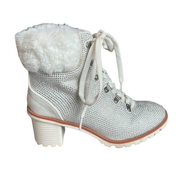 Nannette Lepore Anais Bootie Rhinestone in Winter White Size Womens 7M - Picture 1 of 12